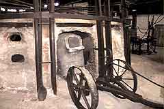 Trelon Glass Museum: glass is fired in pots